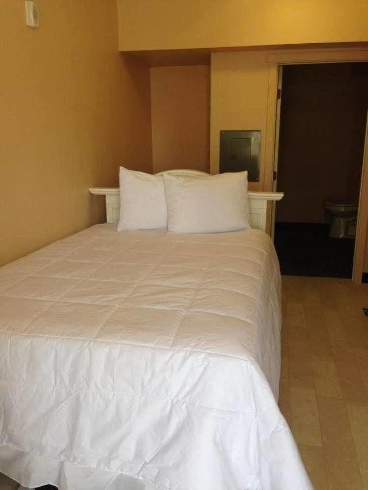Orca Inn Suites เฟิร์นเดล ภายนอก รูปภาพ